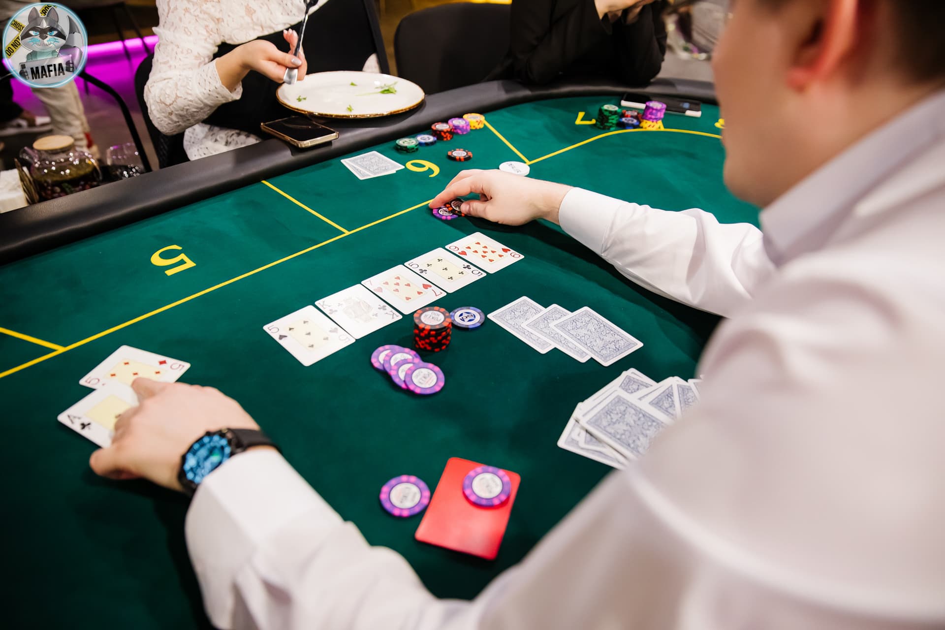 Дилер за работой